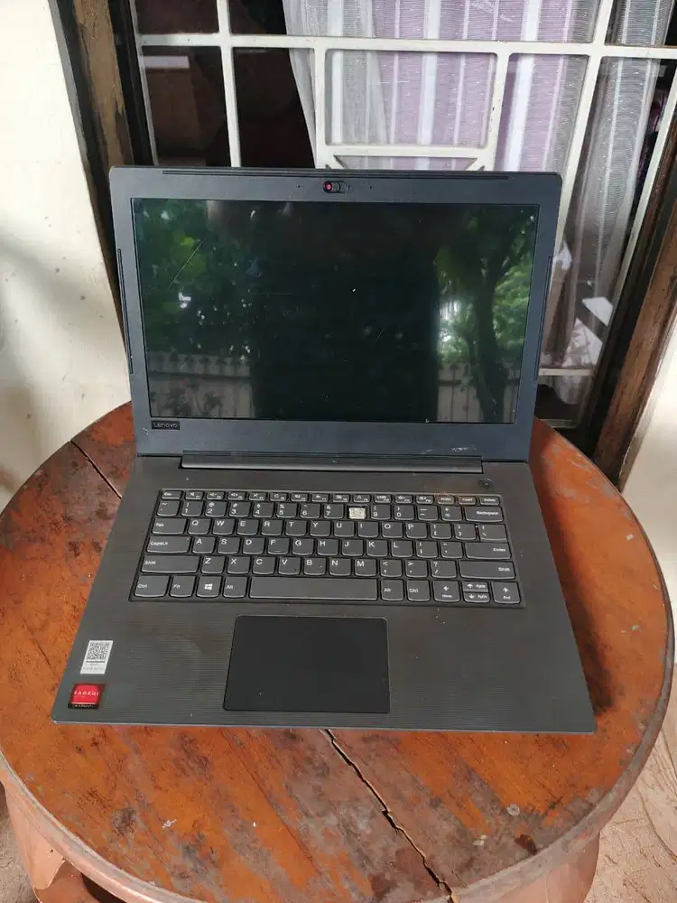 Laptop V130-14IKB