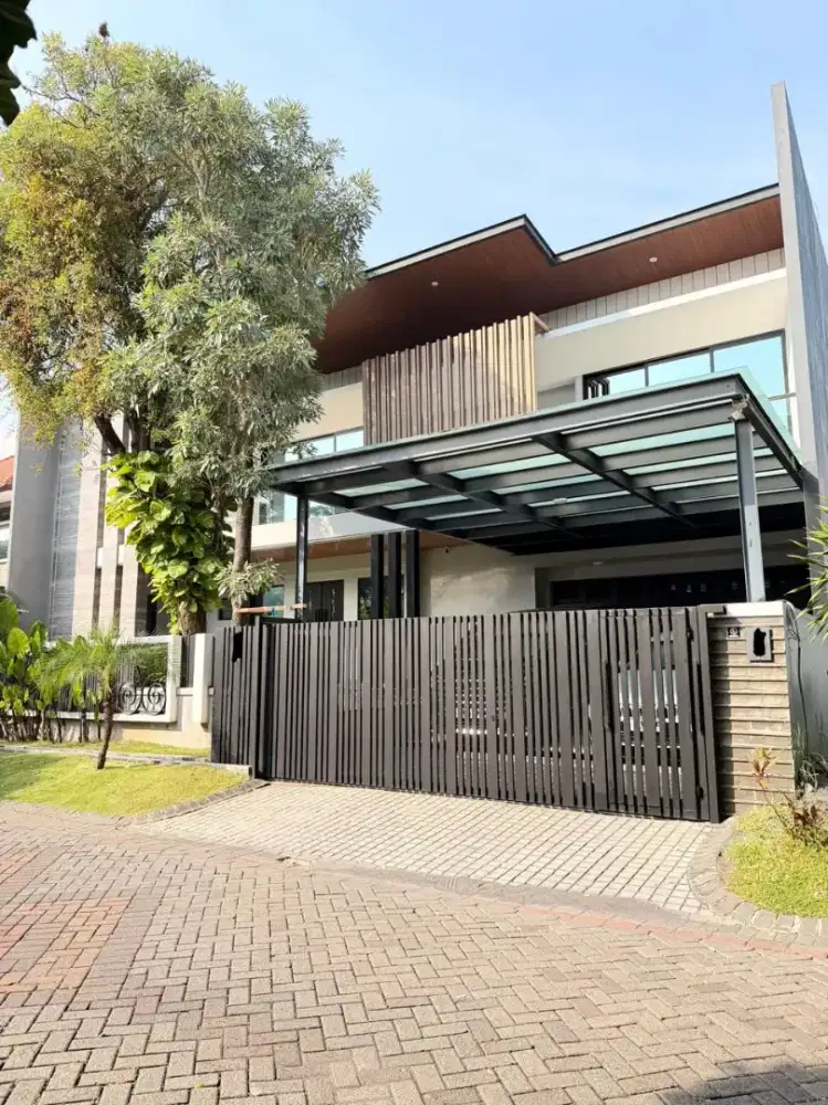 SEWA RUMAH MEWAH GRAHA FAMILY