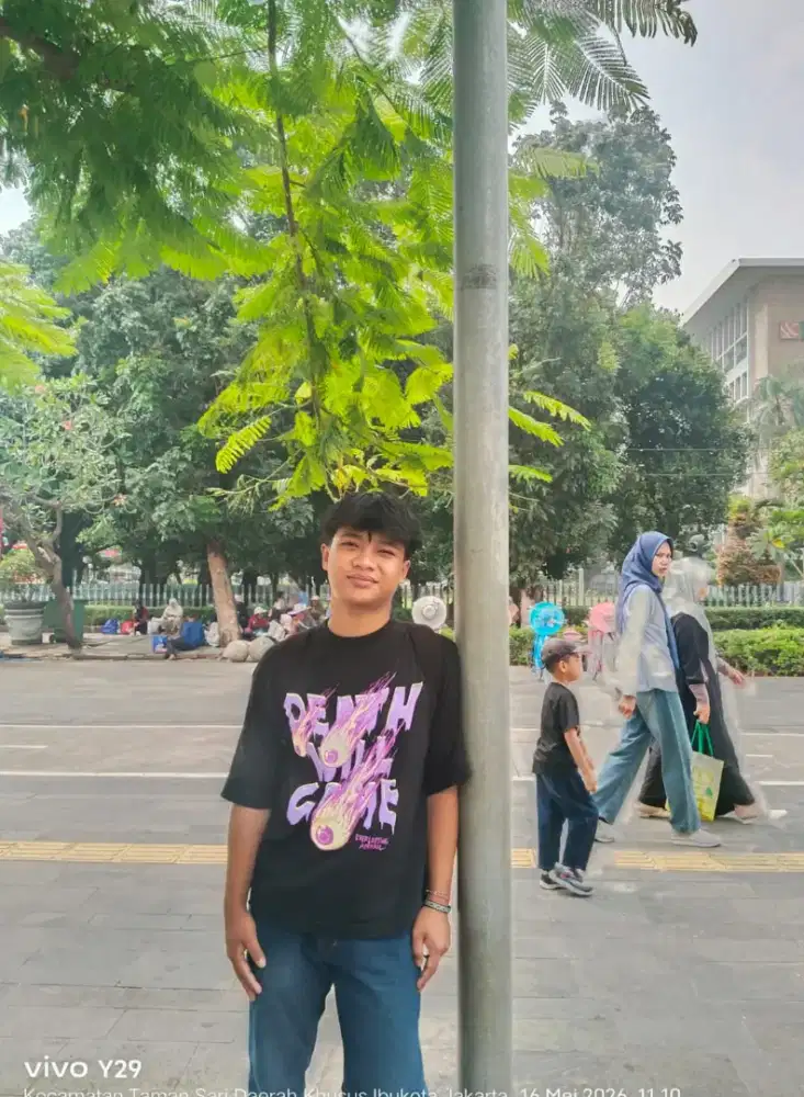 cari kerjaan kak  syukur³ ada yang dapet mess + makan