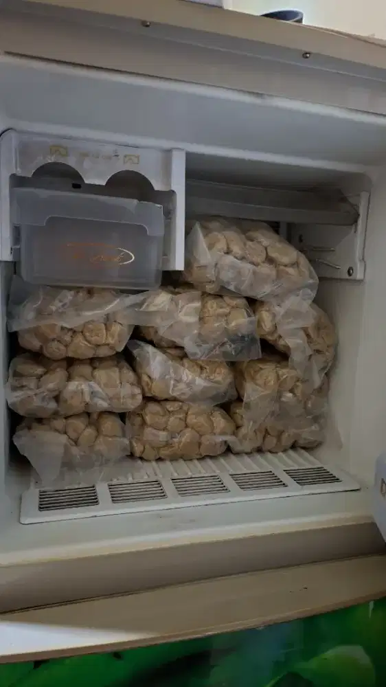Cari karyawan jaga baso goreng