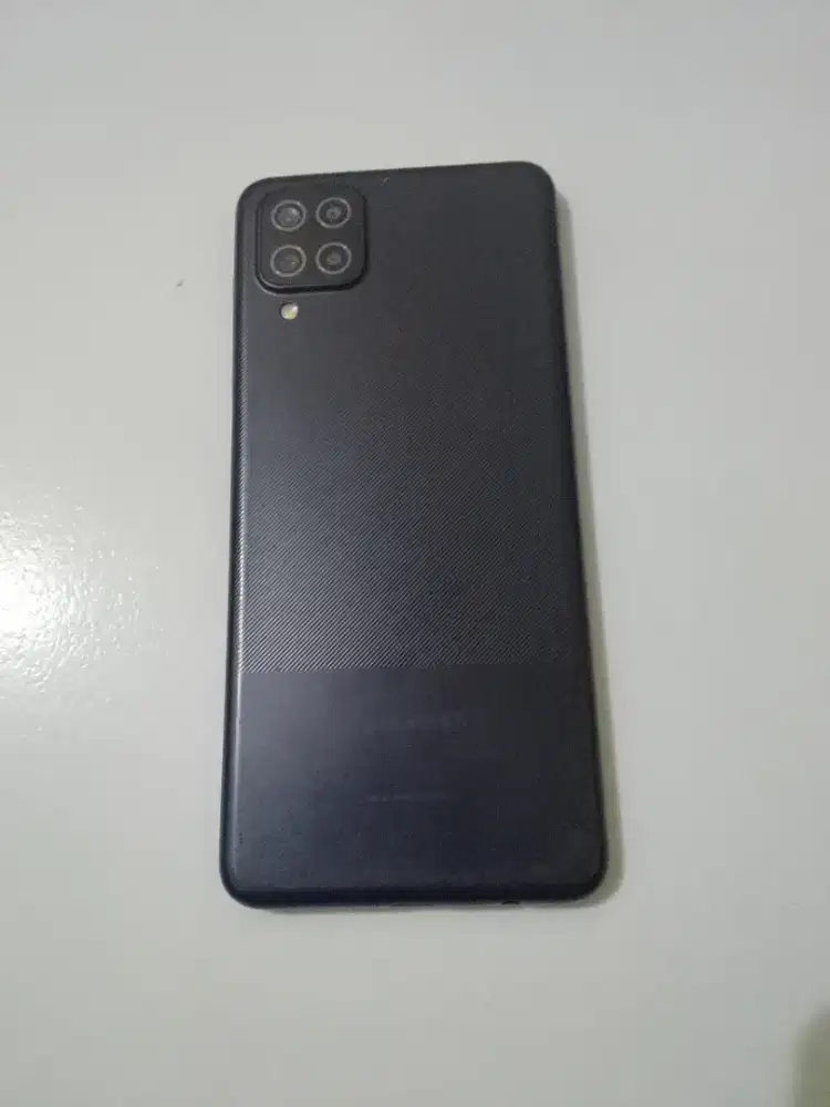 samsung a12 RAM 6/128 + charger