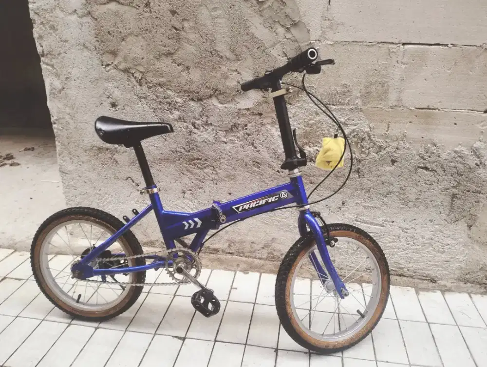 Sepeda lipat Pasific