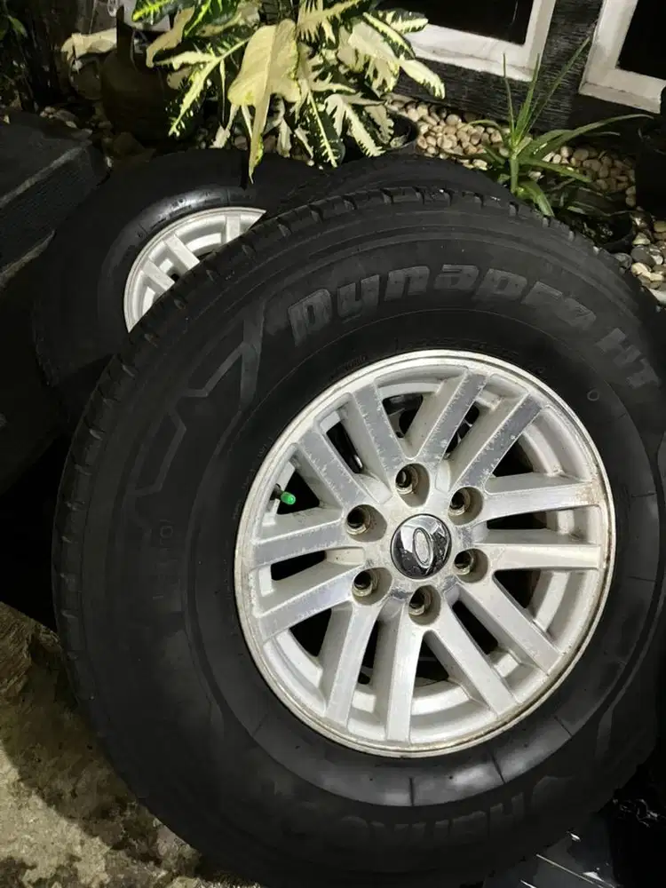 Velg oem ford everest TDi R15 pcd 6x ban bonus