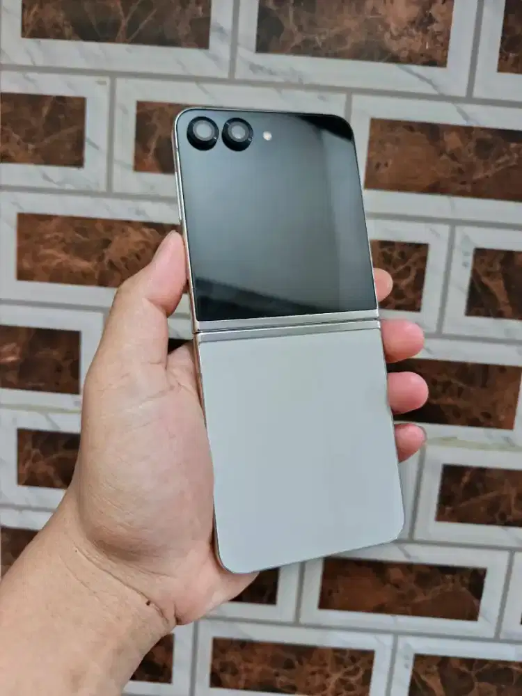 JUAL CEPAT SAMSUNG Z FLIP 5 5G 8/256GB SEIN SECOND MURAH
