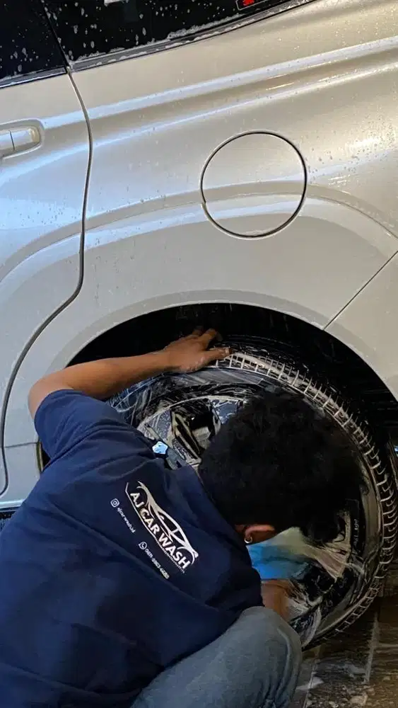 LOWONGAN KERJA – HELPER CUCI MOBIL & DETAILING