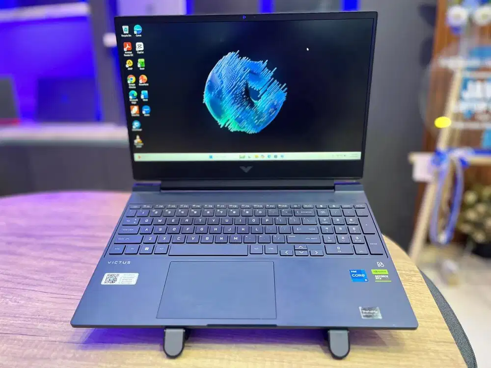 LIKE NEW LAPTOP GAMING HP VICTUS 15