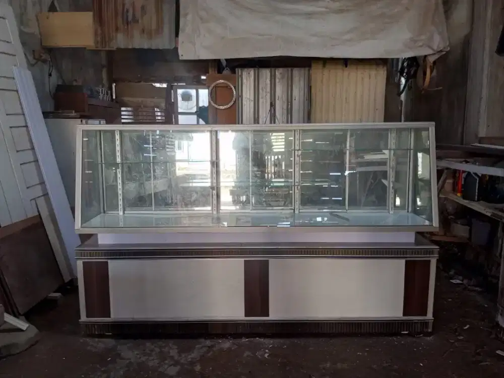 Dijual cepat etalase kaca