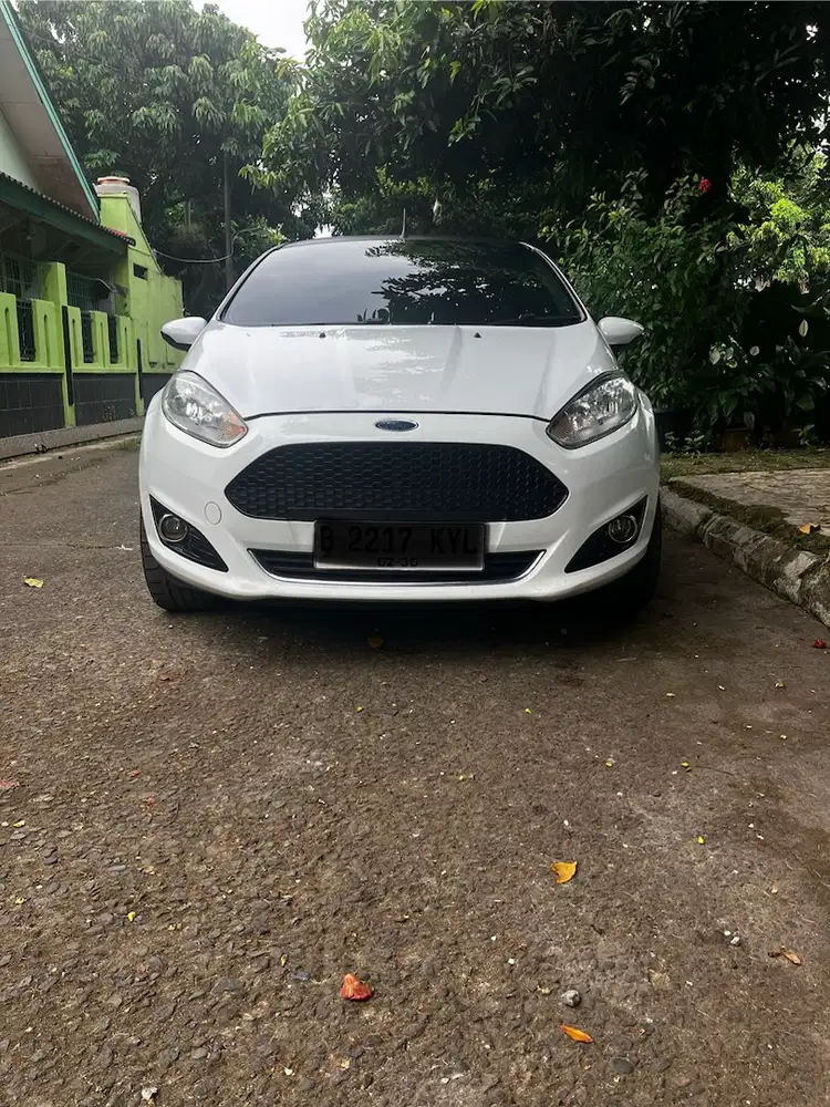 Ford Fiesta 2015 Bensin