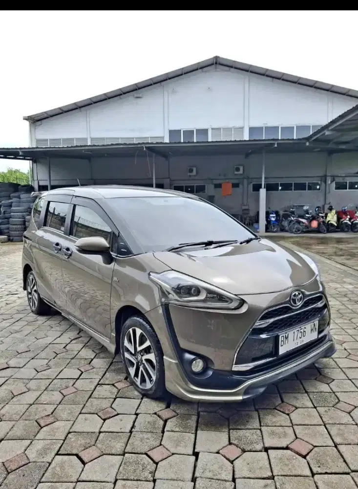 Dijual toyota sienta Q matic th 2016