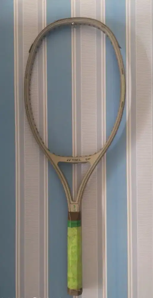 DI JUAL RAKET TENNIS MERK YONEX SP R-7