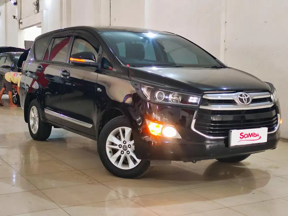 Innova Reborn V 2.0 AT 2018 low km