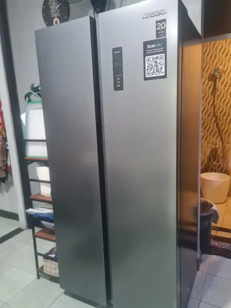Dijual cepat kulkas 2 pintu Modena