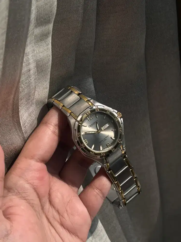 Jam tangan Armitron