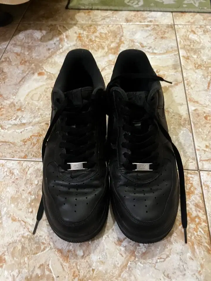 Nike Air Force 1 Low Supreme Black Ukuran 43