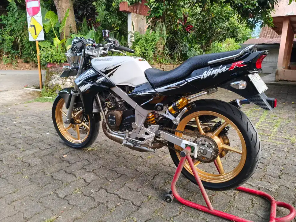 Kawasaki Ninja R 2012