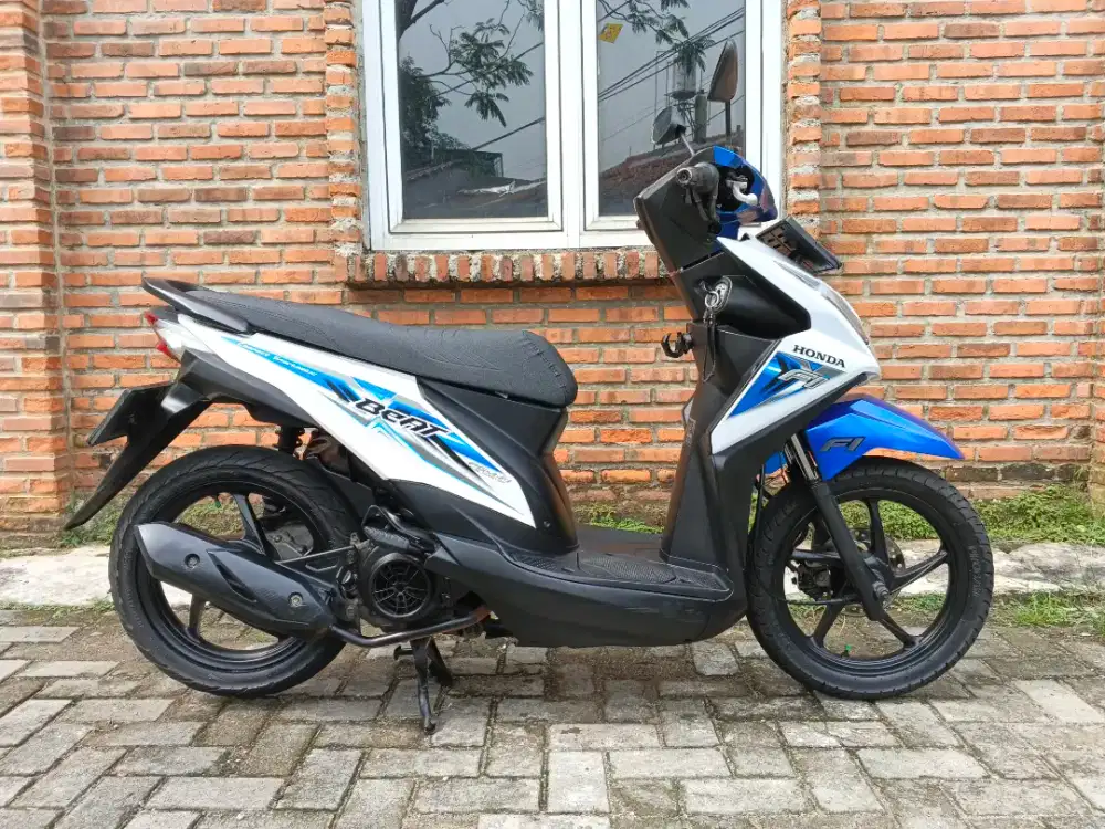 Honda Beat FI ESP 2015 Starter halus Mulus Pajak On 2027 Panjang