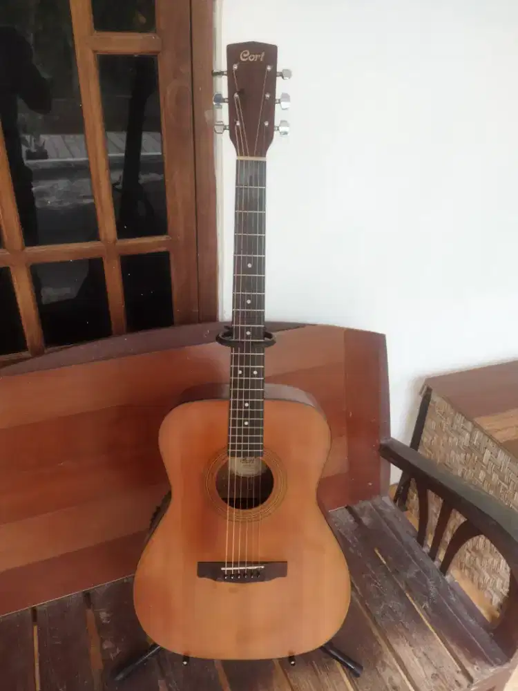 Dijual Gitar Akustik Elektrik CORT AF-550 NS