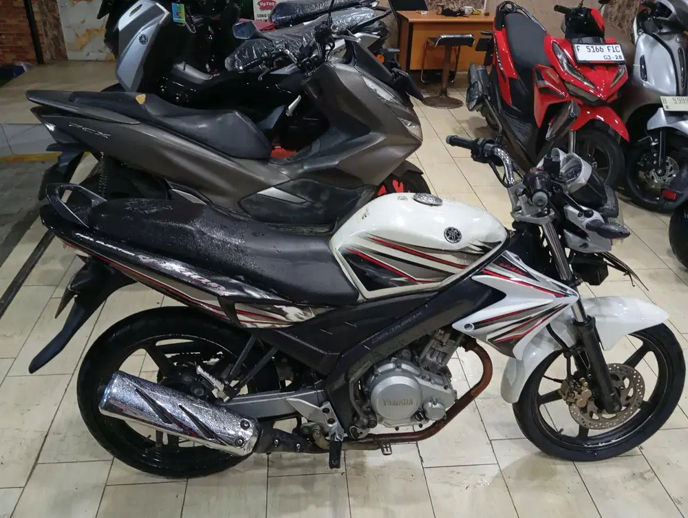 Vixion 2011.MESIN BODY KAKI2 NORMAL.PAJAK ON.SS LENGKAP.BISA NEGO.COD