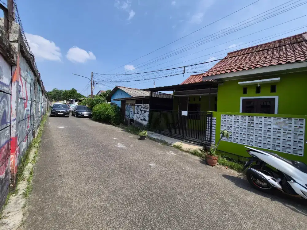 Dijual Rumah Strategis Dekat Stasiun Depok Lama