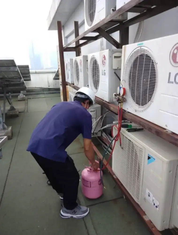 Service Ac,Kulkas,Pompa Air,Mesin Cuci dan Bongkar Pasang AC.