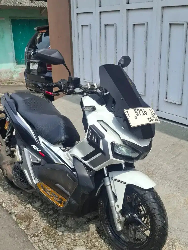 Honda ADV 150 ABS plat T