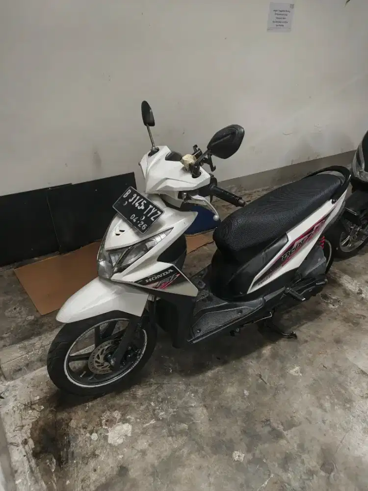 Honda Beat Putih Tahun 2013