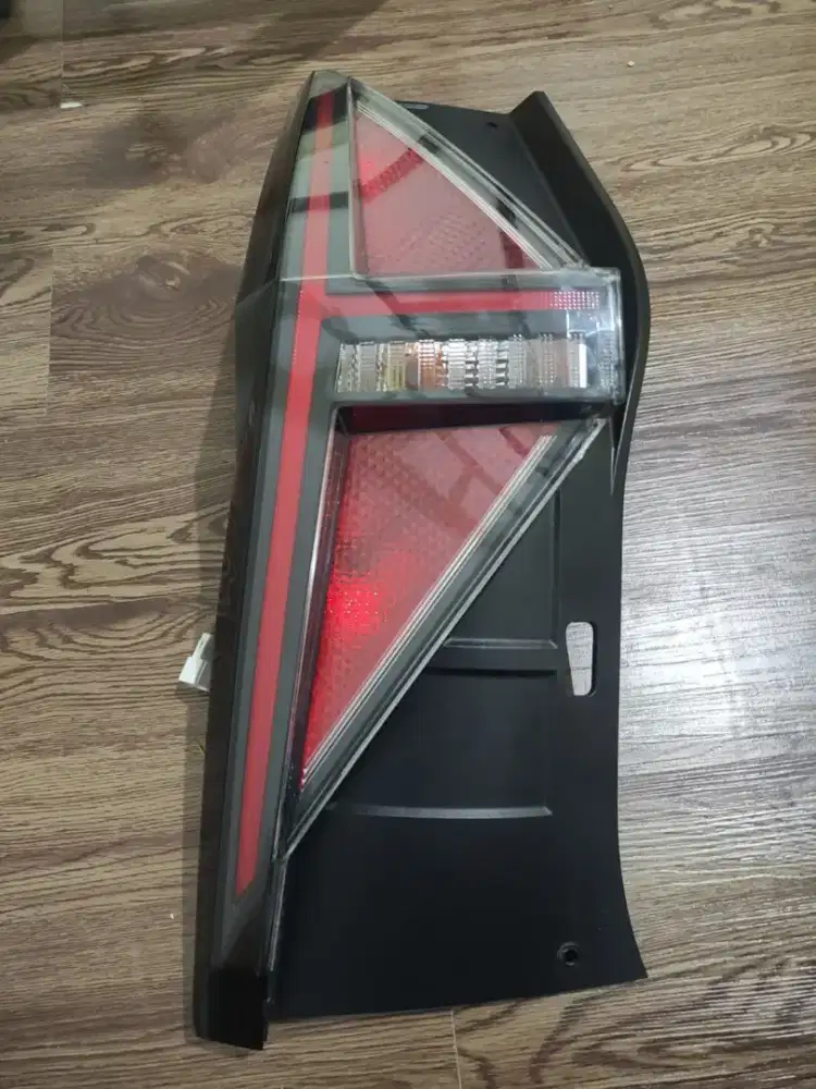 Lampu Belakang Kiri Hyundai Stargazer