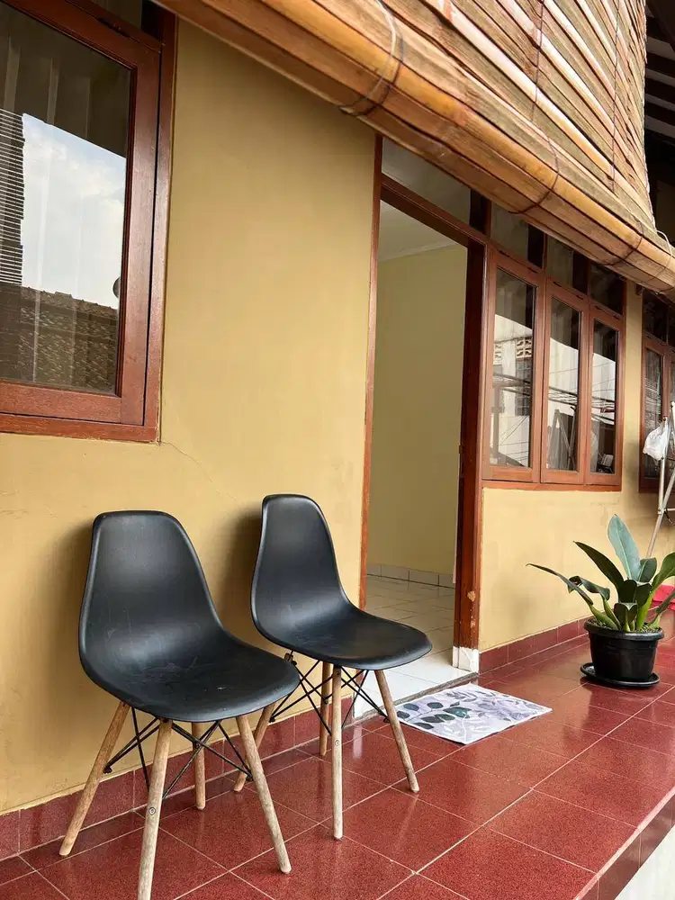 RUMAH SIAP HUNI TERAWAT BERSIH ASRI DISEWAKAN PERTAHUN DI CIGADUNG BDG