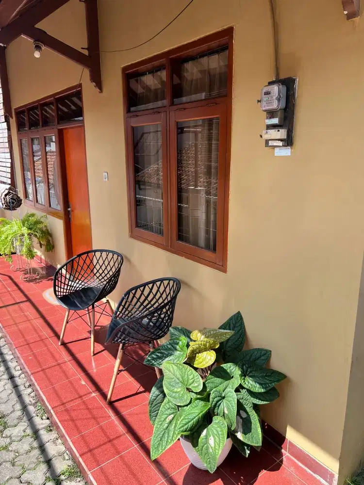 RUMAH SIAP HUNI TERAWAT BERSIH ASRI DISEWAKAN PERTAHUN DI CIGADUNG BDG