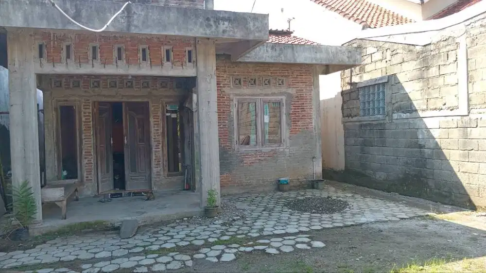 [WTS] Rumah Luas Pinggir Jalan Raya Batas Kota Cilacap + Warung - SHM