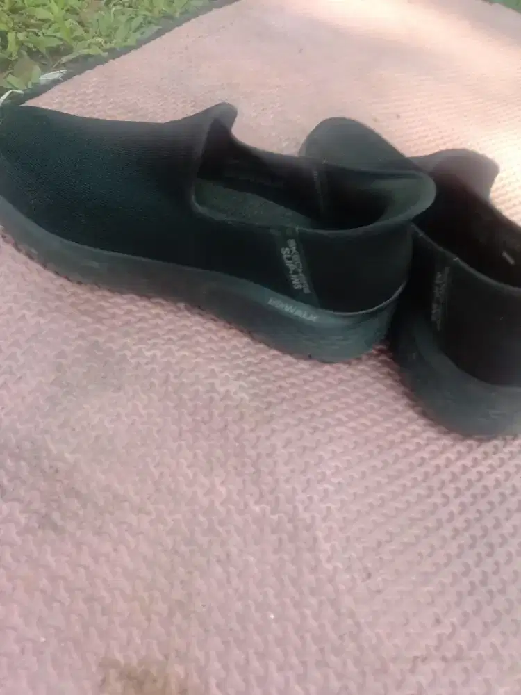Sepatu slip-ins