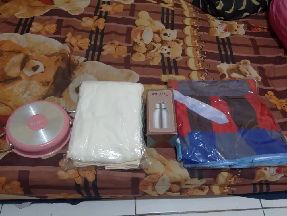 Dijual tempat makan handuk dll