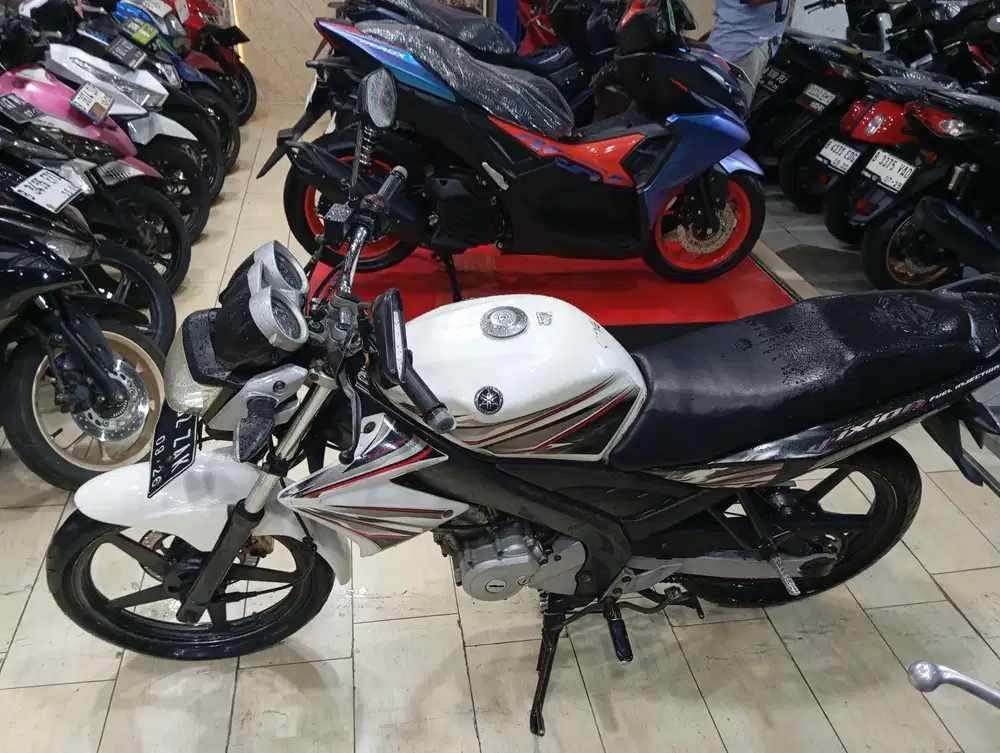 VIXION 2011.MELAYANI JABODETABEK. MESIN BODY GREES.PAJAK ON. BS COD.
