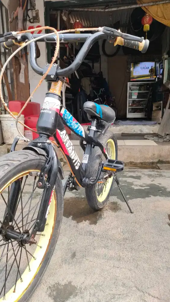 Sepeda anak r 18 merk Atlantis semua normal tinggal gowes 250rb nego
