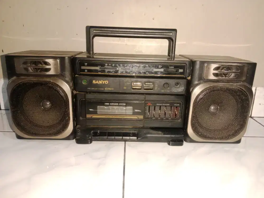 Radio Sanyo M 9100K