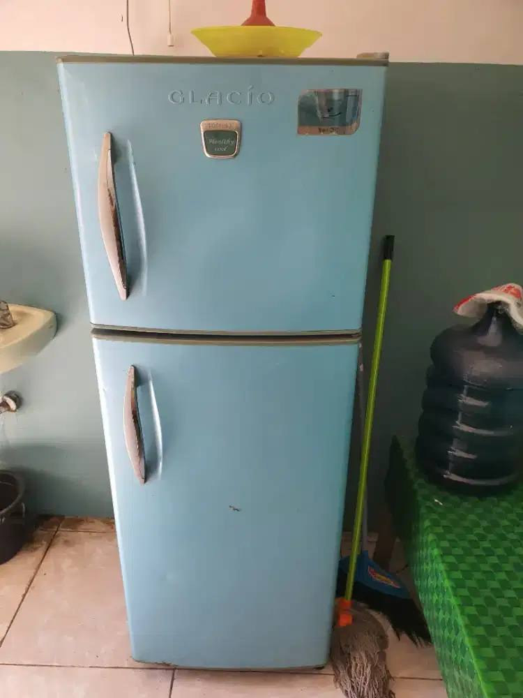 Kulkas 2 pintu masih dingin batu bisa cuma agak.lama