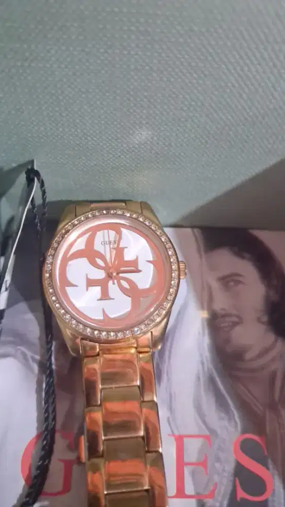 Jam tangan Guess