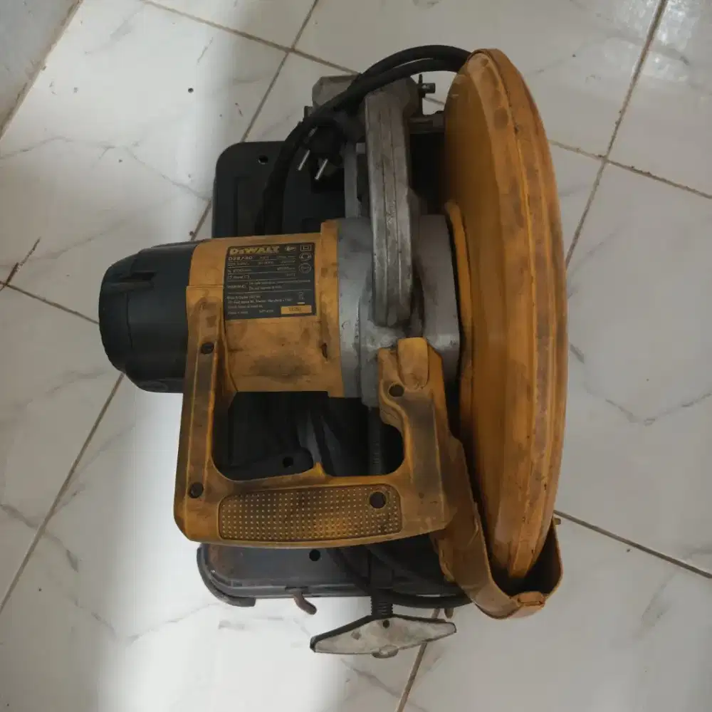 JUAL CEPAT Mesin potong besi merk DEWALT