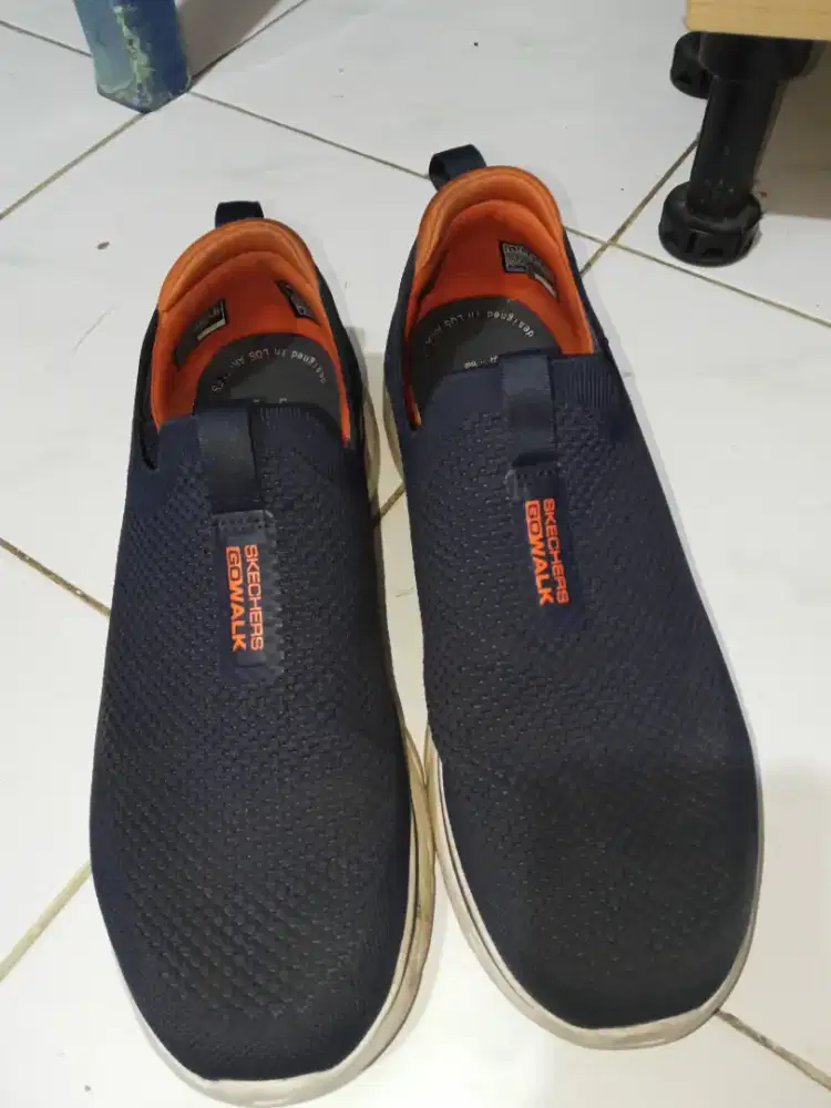 sepatu Skechers size 43