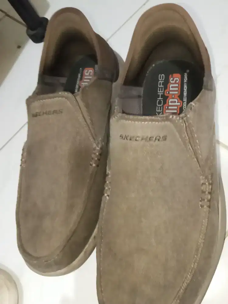 sepatu skachers size 43