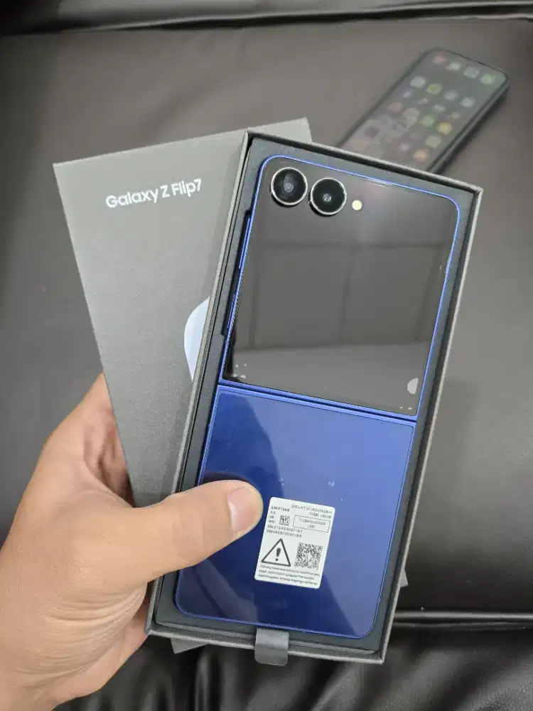 Samsung Z Flip 7 256Gb