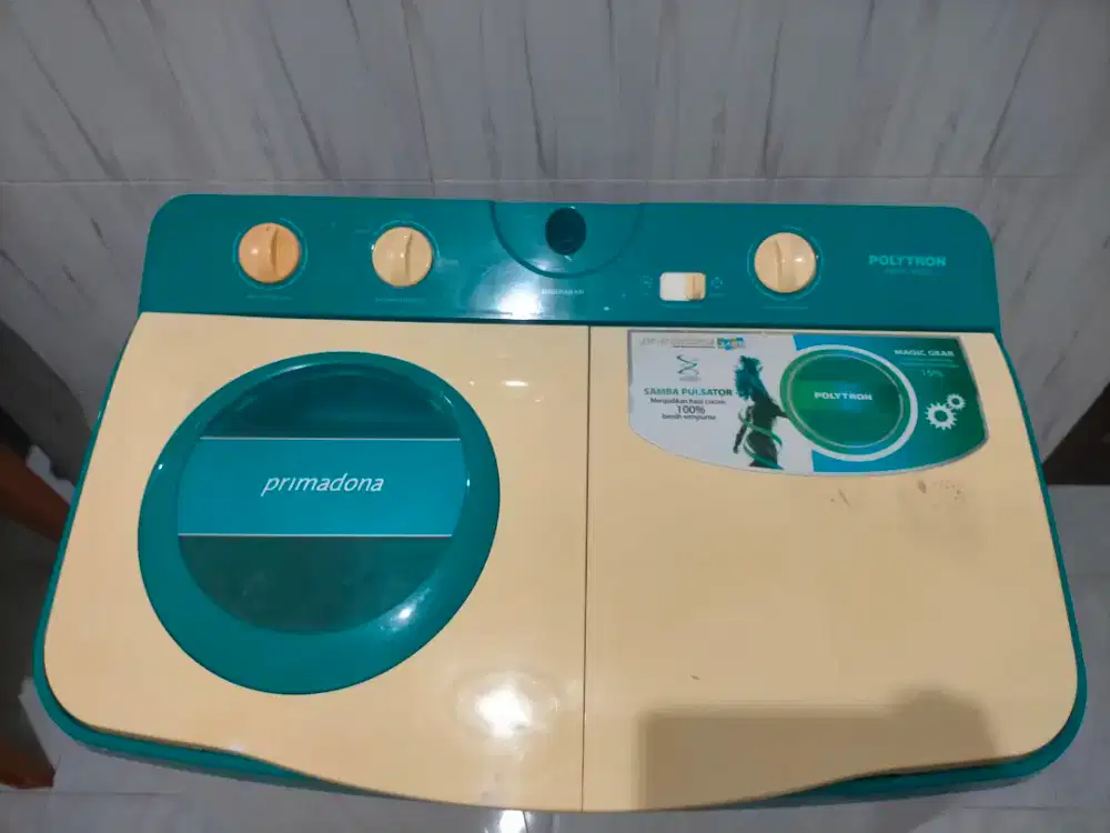 Mesin cuci POLYTRON kapasitas 9kg normal