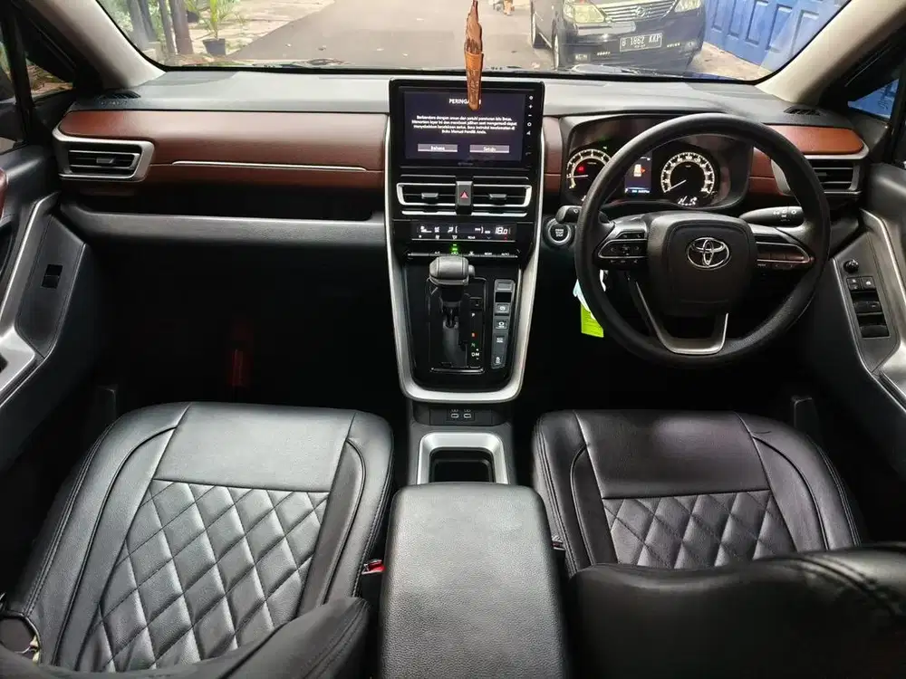 Dijual mobil innova hitam