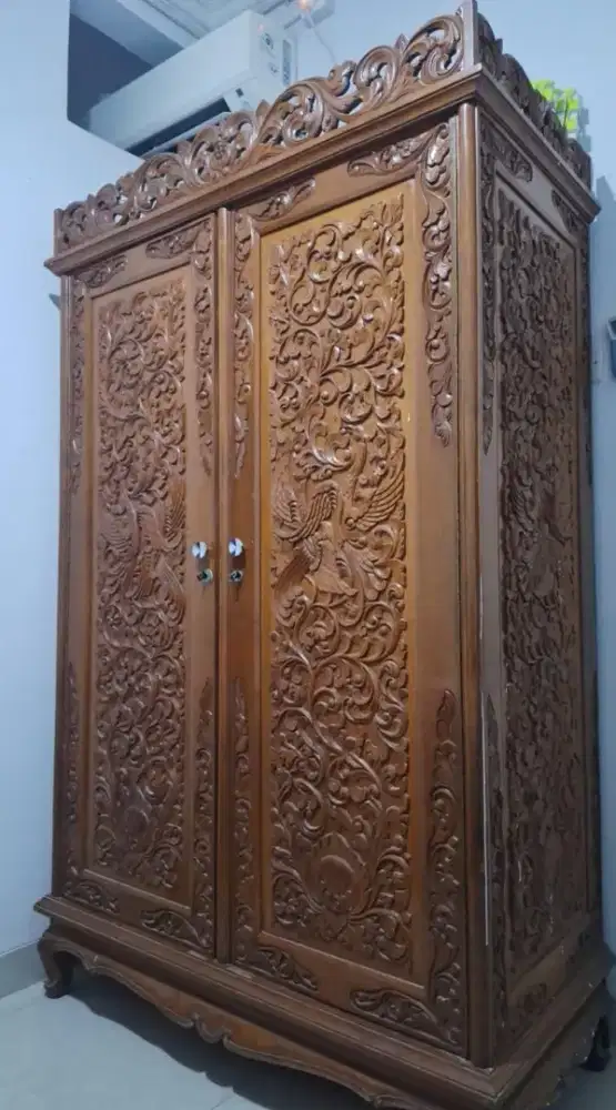Dijual lemari ukir jati 2 pintu