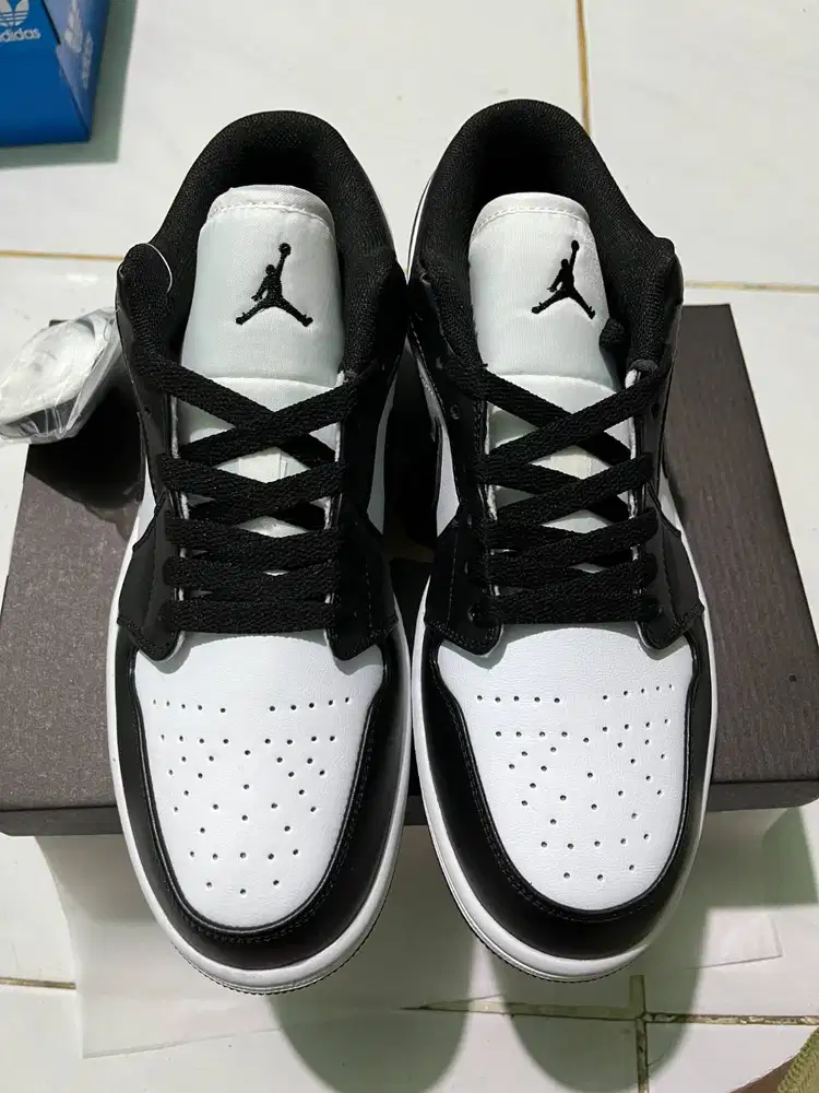 WTS!! Size 40 - Preloved Air Jordan 1 Low Black White Panda