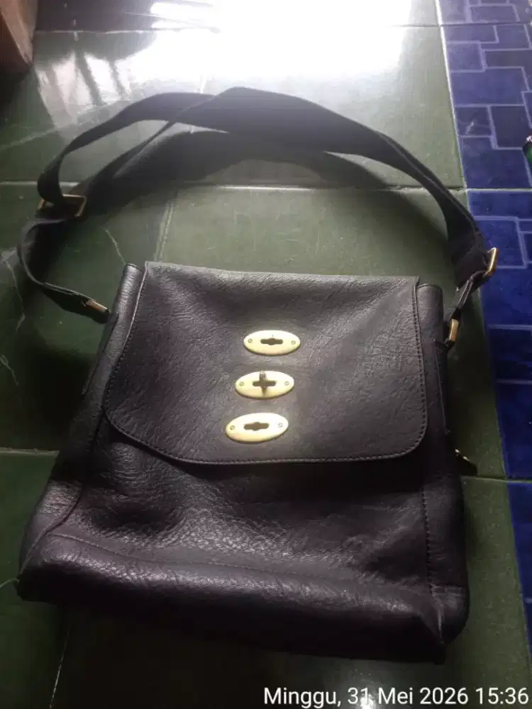 Mulbubbery kondisi mulussssss bahan kulit