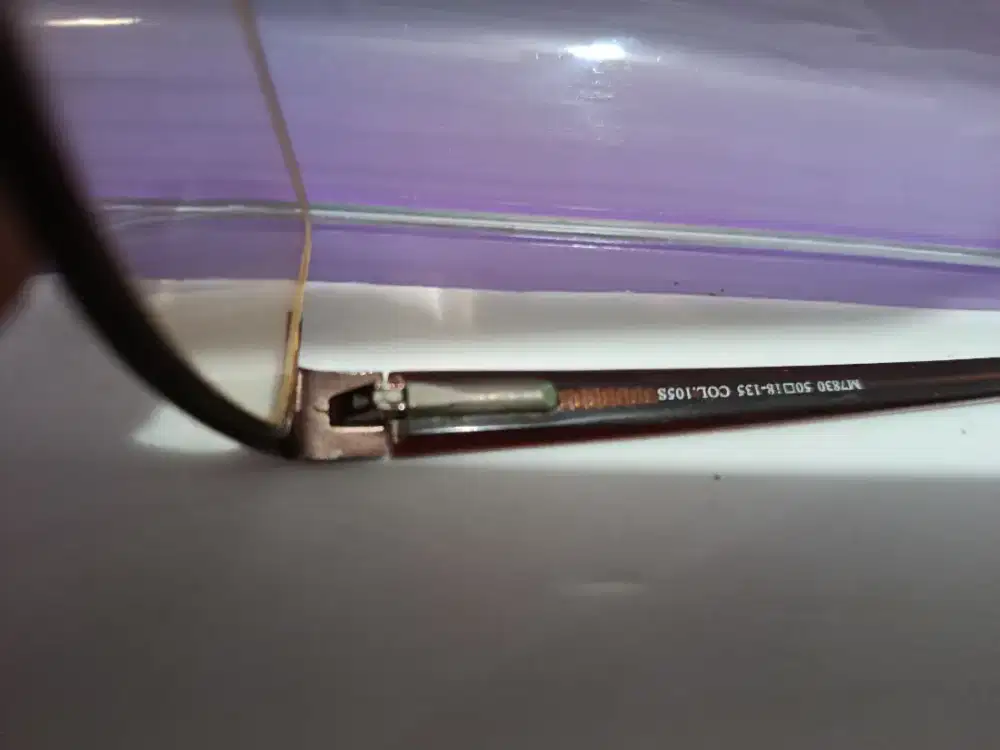 Frame kacamata progresif