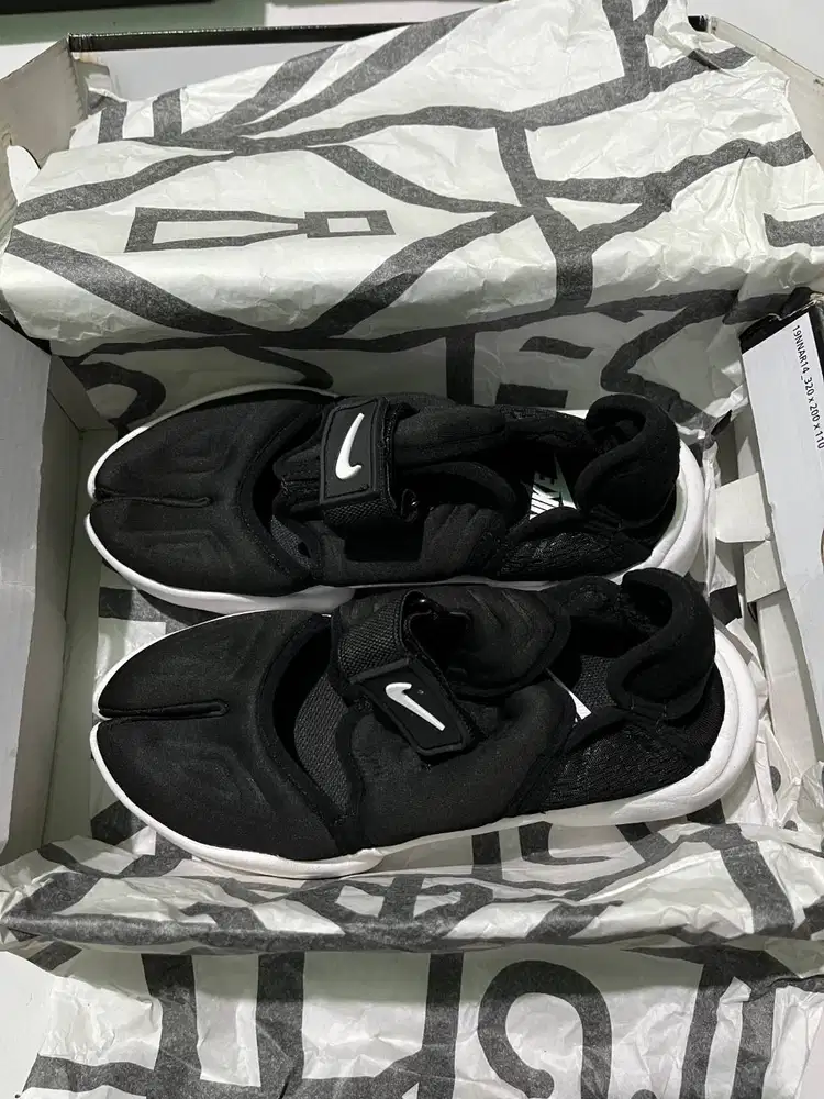 WTS!! Size 36 - Preloved Aqua Rift Black White