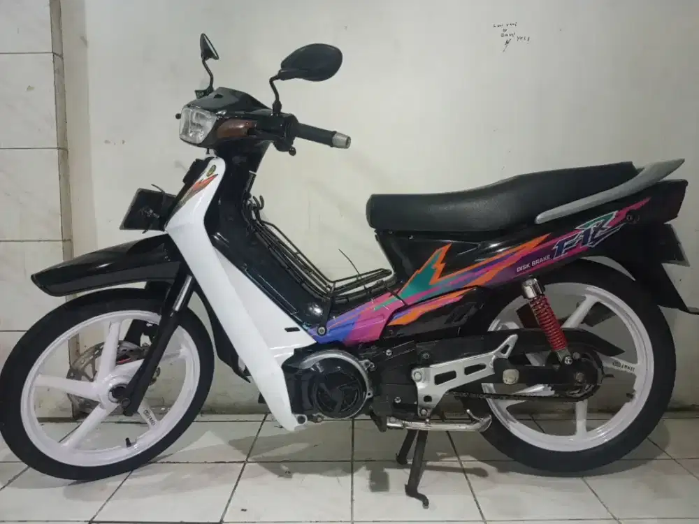 FIZ gak pake R hitam manis