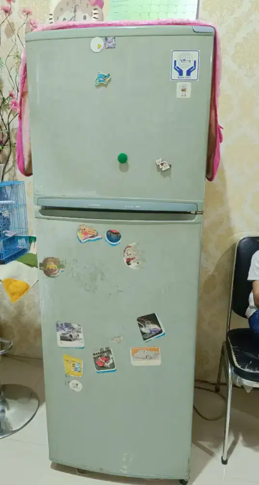 Kulkas 2 pintu ukuran besar